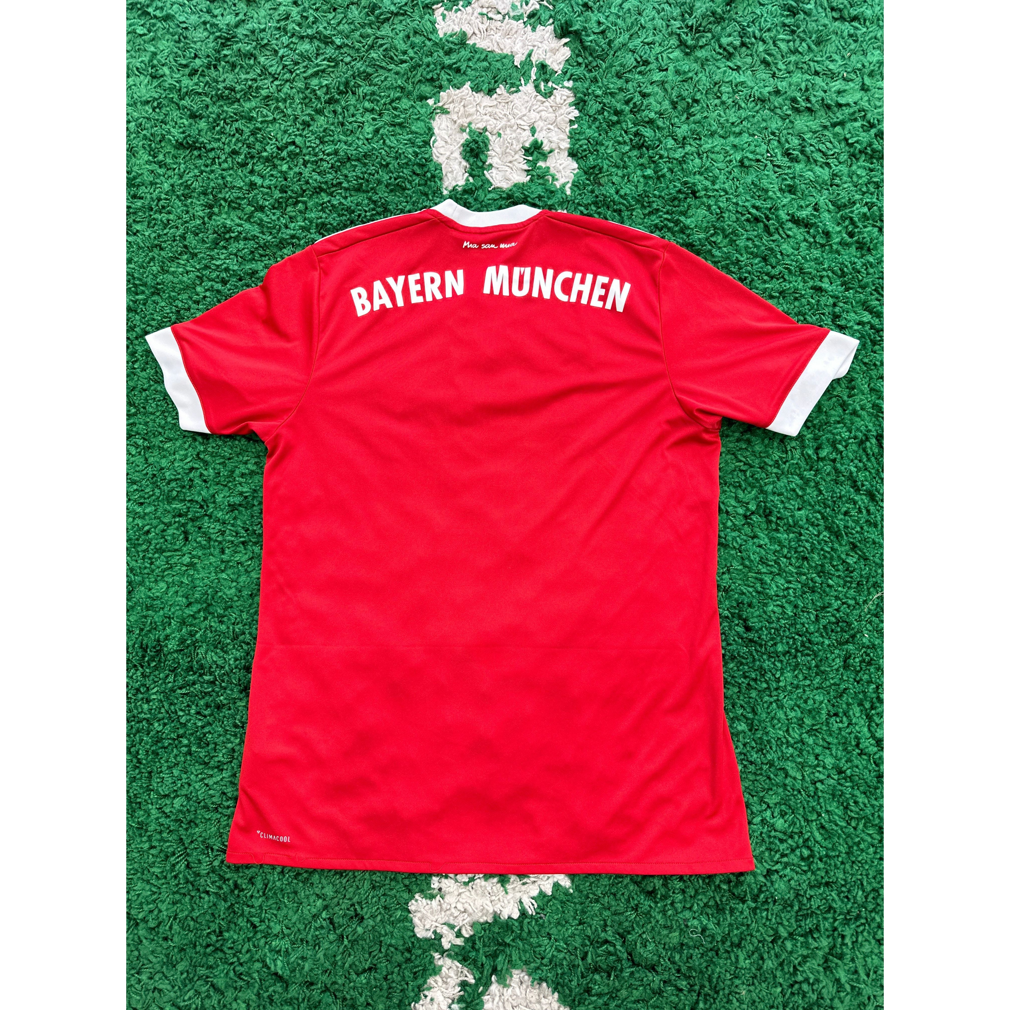 Bayern Munich 2017/18 Home Shirt M - Image 2