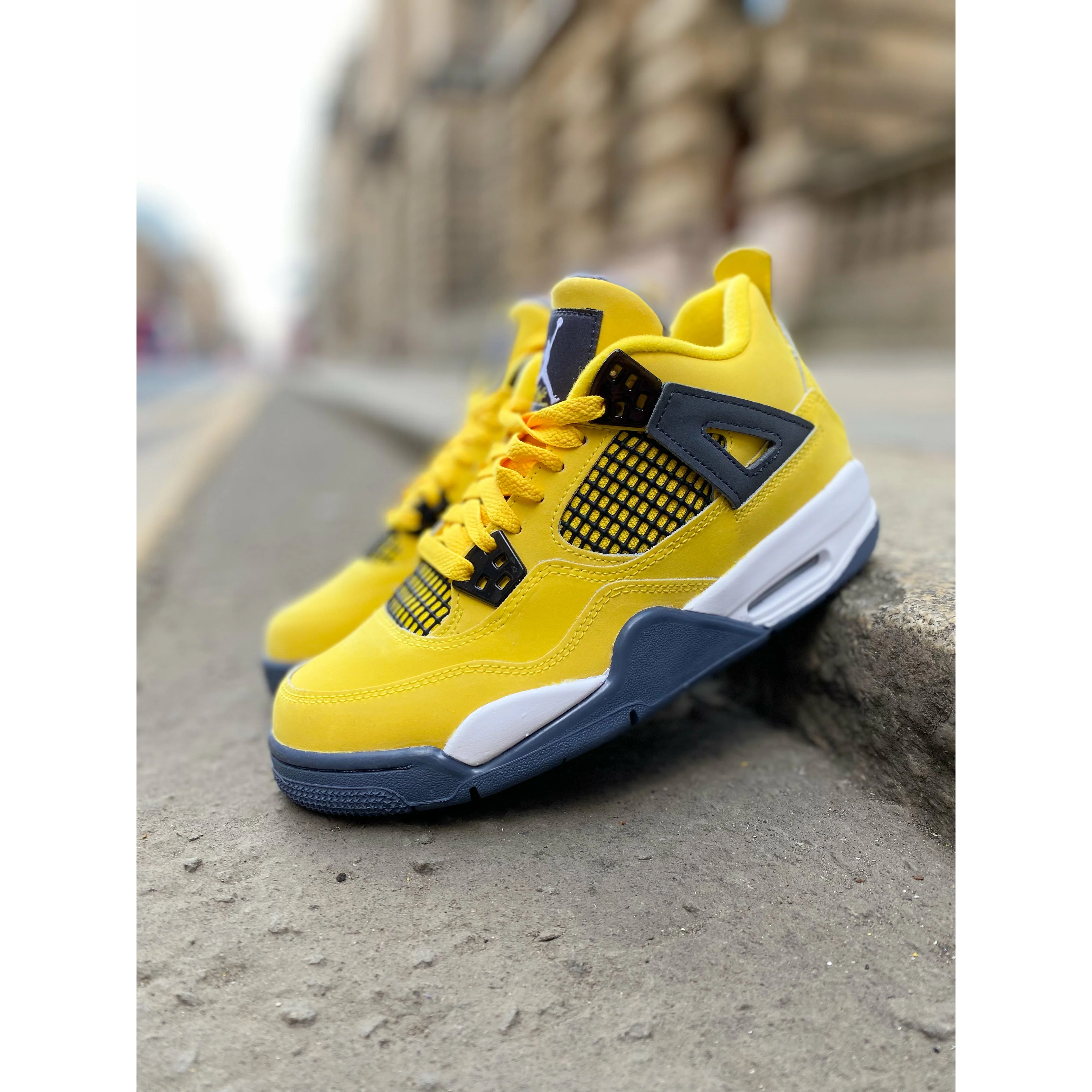 Jordan 4 Retro Lightning (2021) - Image 5
