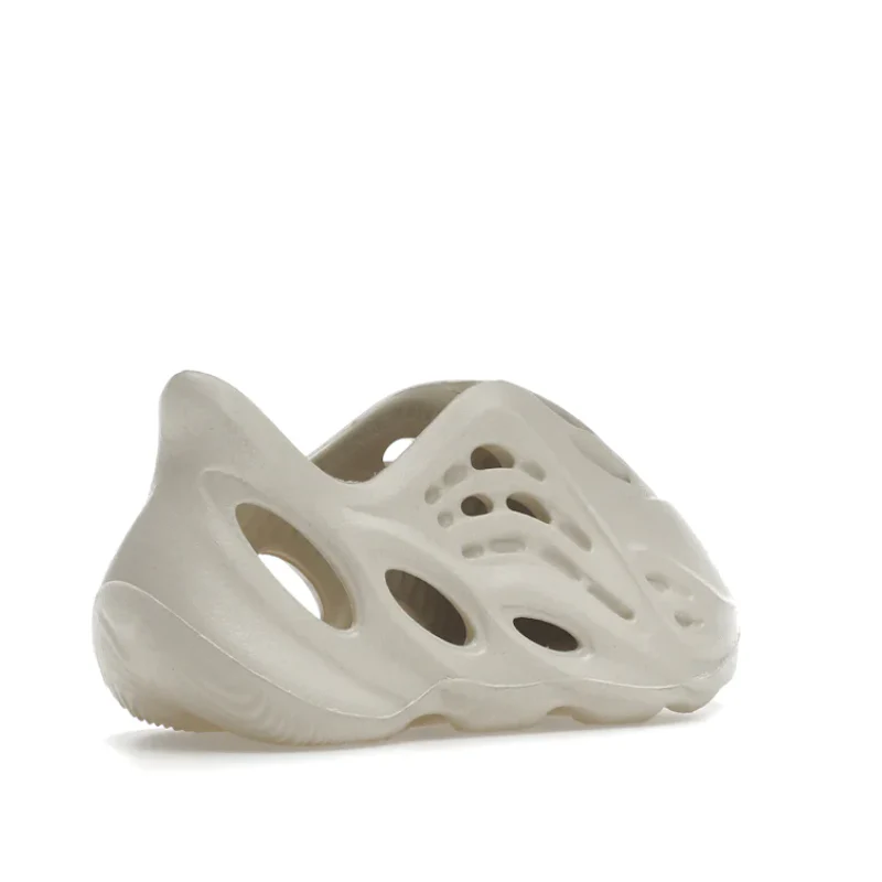 Yeezy Foam RNNR Sand (Infants) - Image 4